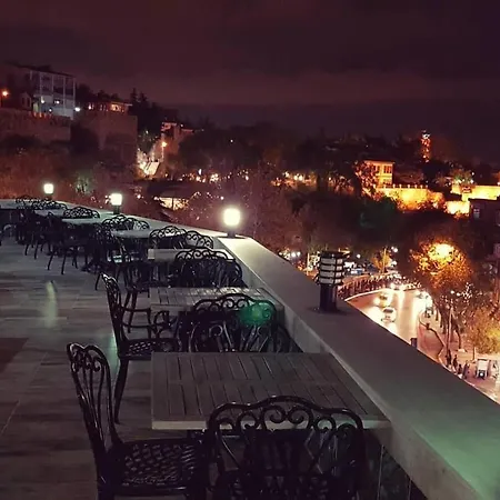 فندق الواحة 2*